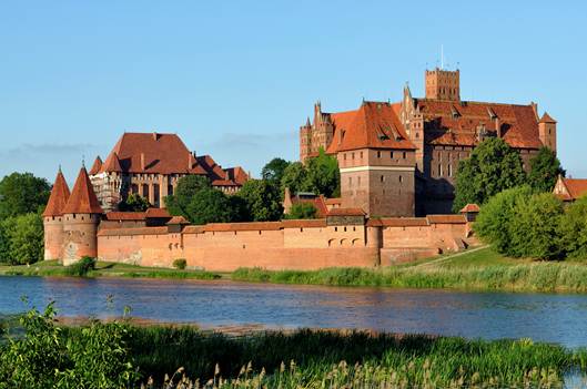 Křižácký hrad Malbork v Polsku
