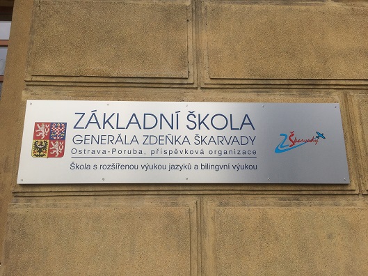 Základní škola generála Zdeňka Škarvady