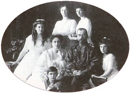 Ruský car Mikuláš II. se svou rodinou