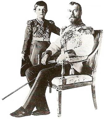 Car Mikuláš II. se synem