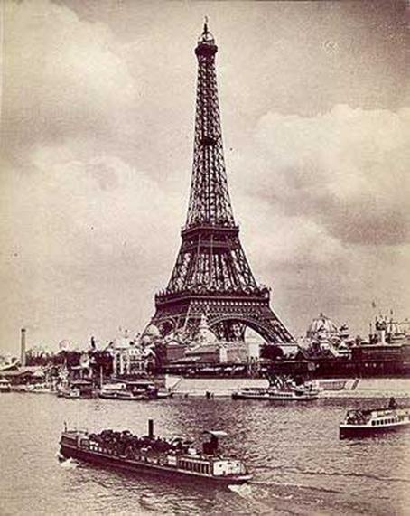 Eiffelova věž na konci předminulého století