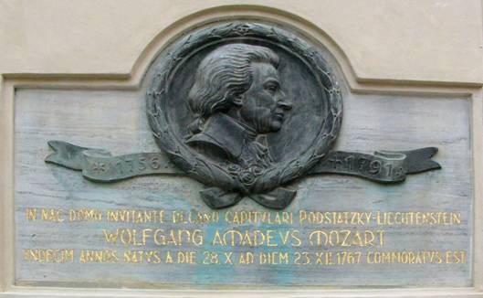 Pamětní deska věnovaná Wolfgangu Amadeovi Mozartovi v Olomouci
