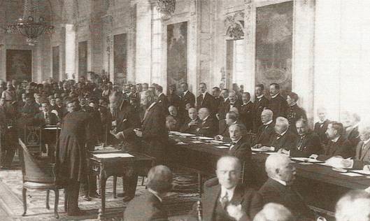 Slavnostní podpis Versailleské smlouvy 