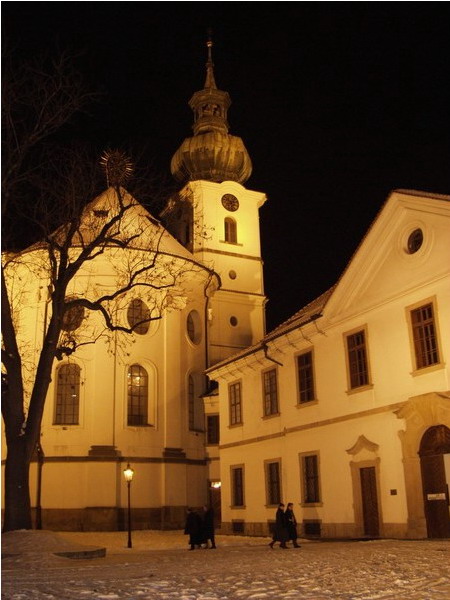 Břevnovský klášter v noci