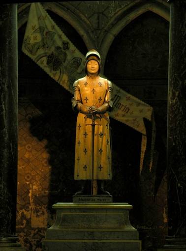Socha Jany z Arku v katedrále v Remeši (březen 2006)
