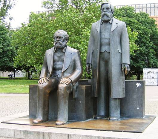 Pomník Karla Marxe a Bedřicha Engelse, Fórum Marxe a Engelse V Berlíně-středu