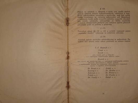 Poslední stránka ústavy z vydání v roce 1923