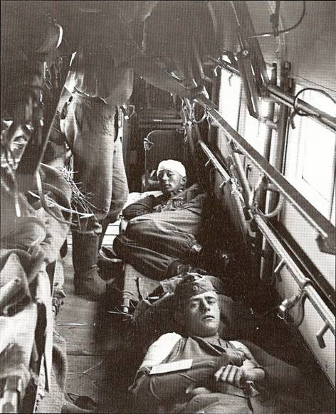 Němečtí zranění vojáci evakuováni ze Stalingradu