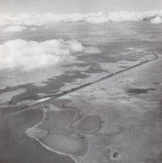 Suezský průplav v únoru 1934
