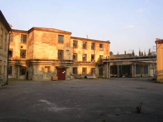 Továrna Oskara Schindlera v Brněnci, stav v létě 2004
