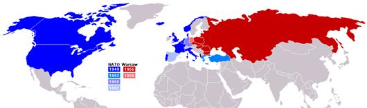 NATO (modrá barva) a Varšavská smlouva (červená barva) 