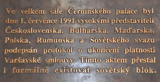 Pamětní deska ke zrušení Varšavské smlouvy