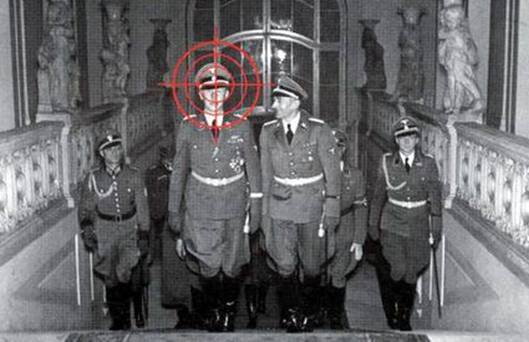 Reinhard Heydrich - muž s "terčem"