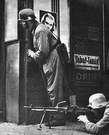 Květnové povstání v Praze v roce 1945