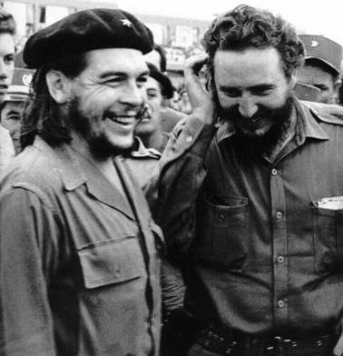Ernesto Che Guevara s kubánským diktátorem Fidelem Castrem