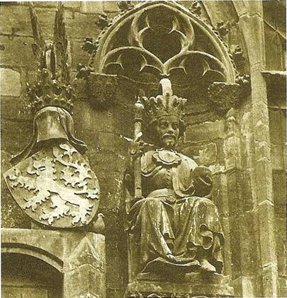 Socha Václava IV. na mostecké věži v Praze