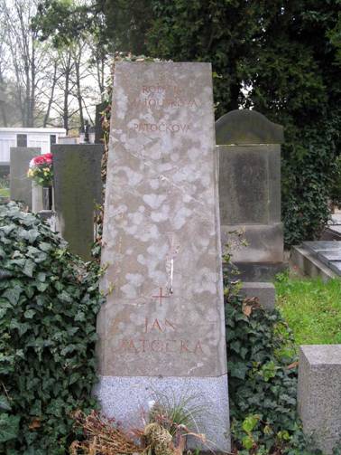 Náhrobek Jana Patočky na hřbitově v Břevnově