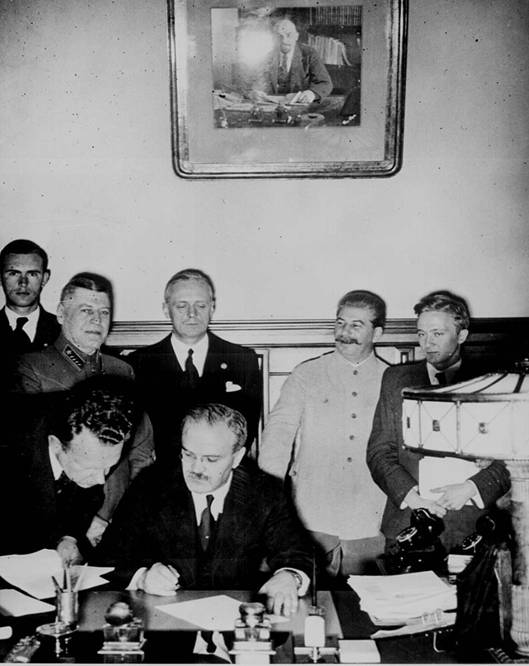 Podpis Německo-sovětské smlouvy o neútočení