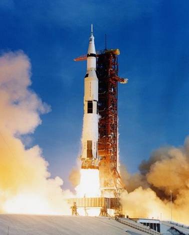 Start kosmick lodi Apollo 11