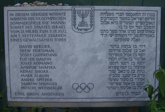 Pamtn deska jedencti izraelskch sportovc zavradnch v prbhu olympidy v Mnichov